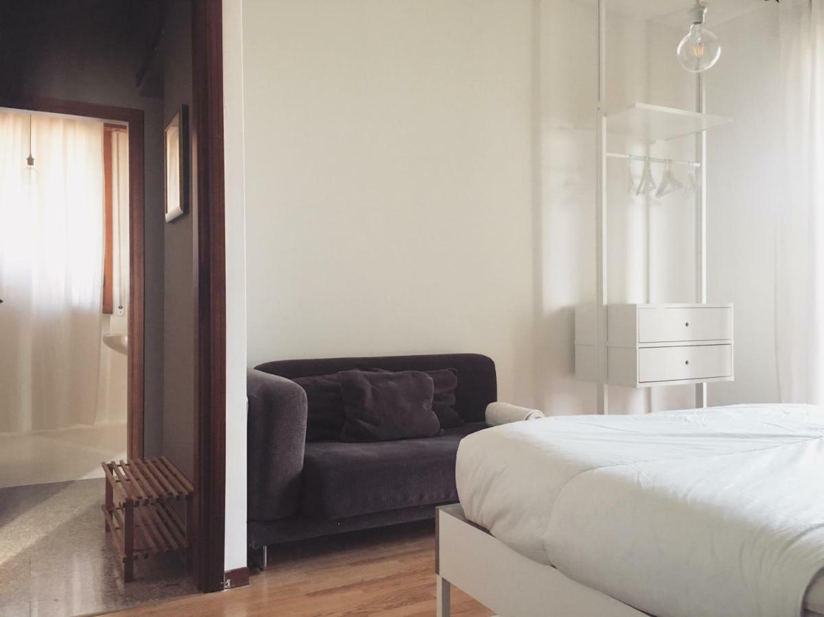 Sunny Family Apartment In Villa - Humanitas Forum Ieo П'єве-Емануеле Екстер'єр фото