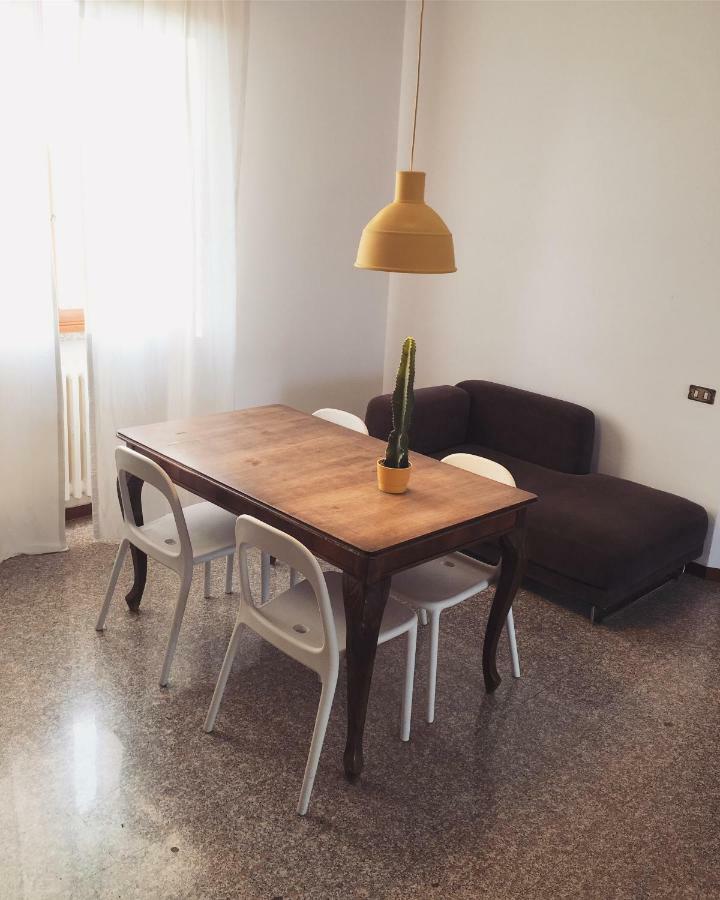 Sunny Family Apartment In Villa - Humanitas Forum Ieo П'єве-Емануеле Екстер'єр фото